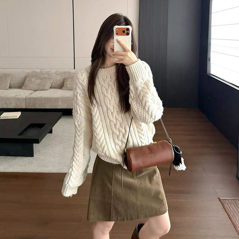 Long sleeved pullover sweater